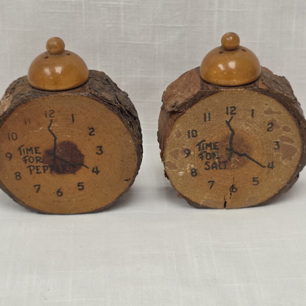 Vintage Rustic Wood Log Salt & Pepper Shakers Set Bark Cabin Lodge Folk Art